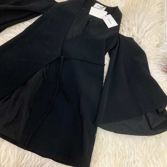 ALEXIS Tyra V-Neck Cold-Shoulder Crepe Dress - Picture 5 of 12